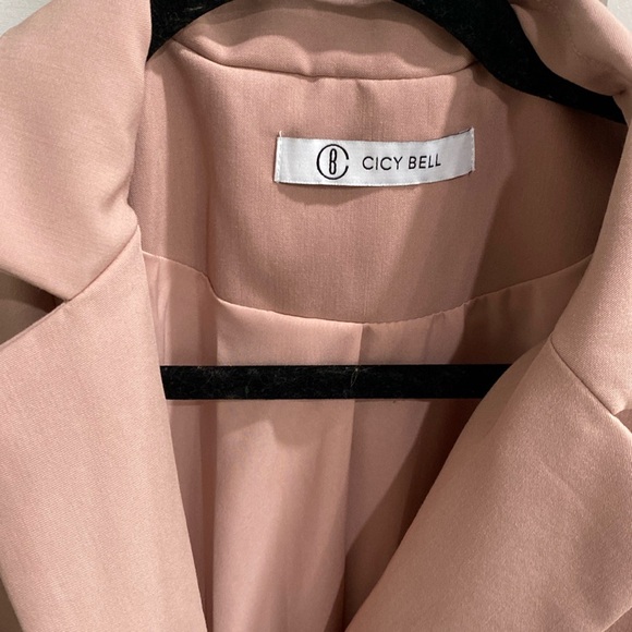 Cicy Bell pink suit coat size large, nwt - Picture 2 of 4